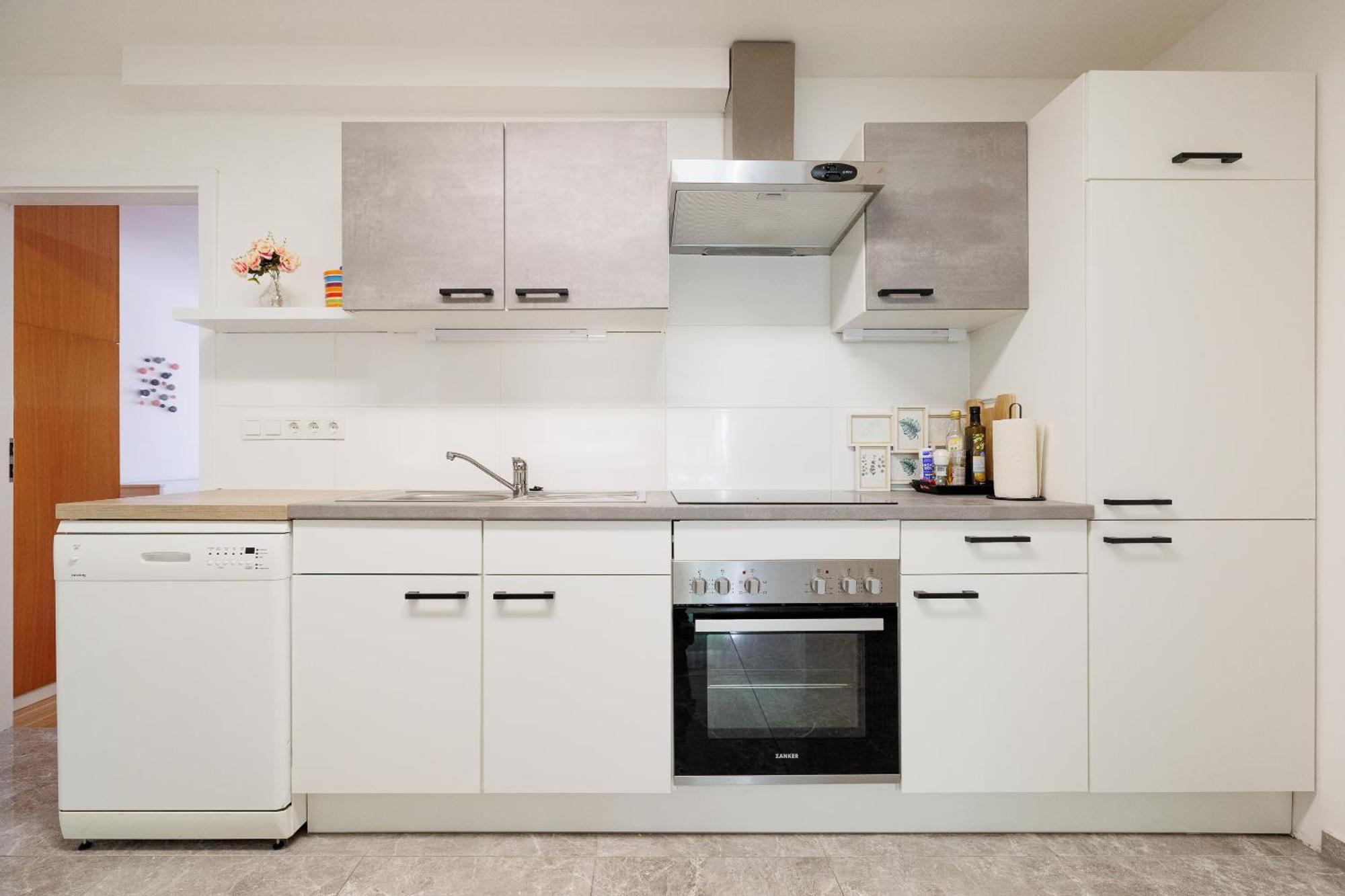 Cozy, Spacious And Charming 4 Bedrooms Apartament Вена Экстерьер фото