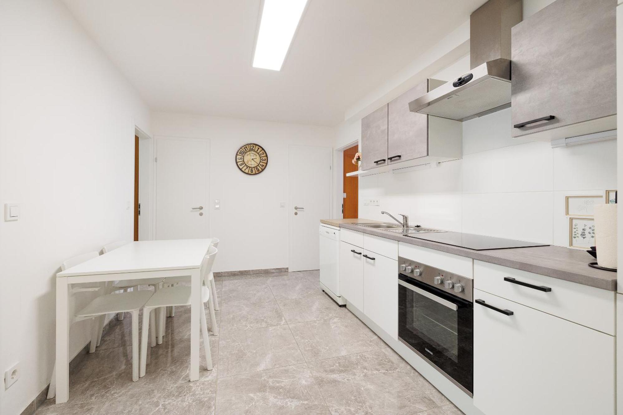 Cozy, Spacious And Charming 4 Bedrooms Apartament Вена Экстерьер фото