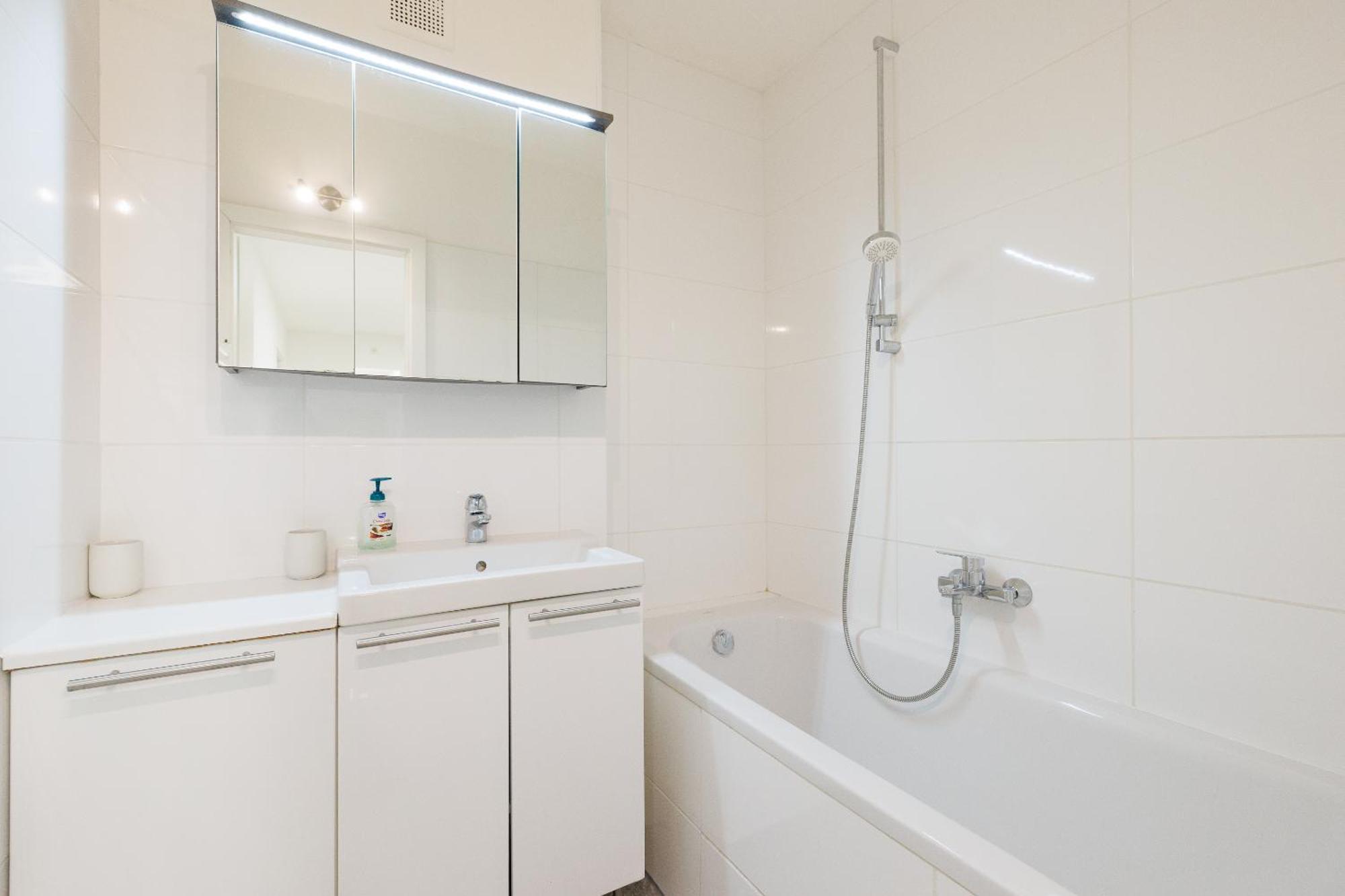 Cozy, Spacious And Charming 4 Bedrooms Apartament Вена Экстерьер фото