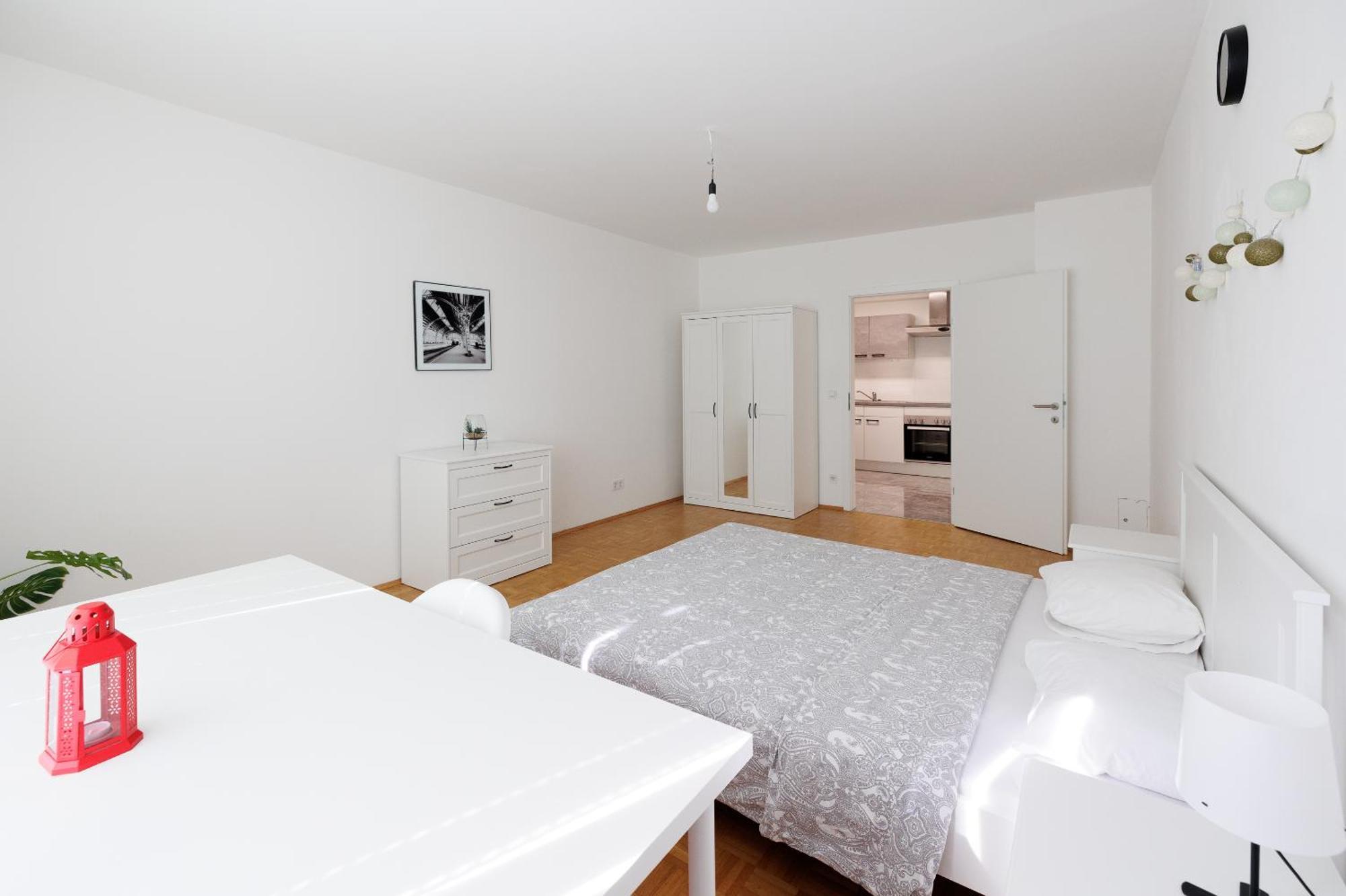Cozy, Spacious And Charming 4 Bedrooms Apartament Вена Экстерьер фото