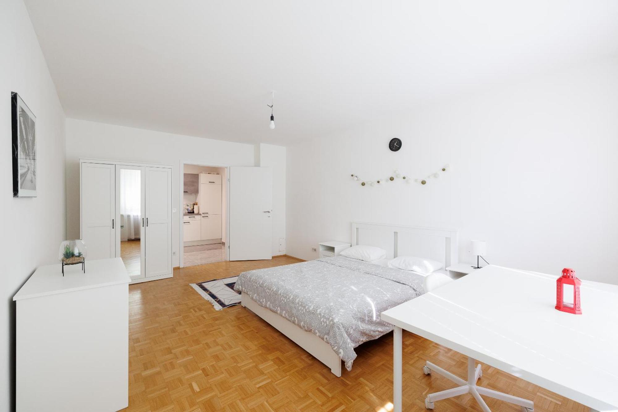 Cozy, Spacious And Charming 4 Bedrooms Apartament Вена Экстерьер фото